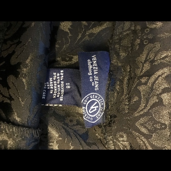 Venezia Jeans Clothing Co. - Picture 3 of 3